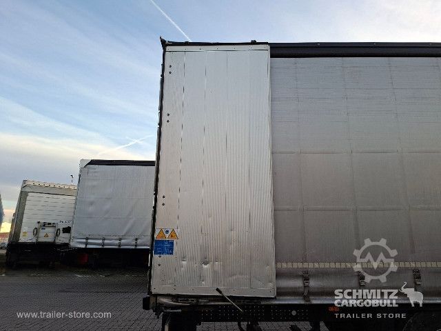 Auflieger mit Pritsche & Plane Schmitz Cargobull Curtainsider Standard Getränke