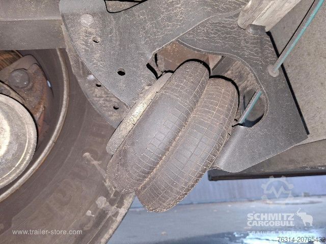 Auflieger mit Pritsche & Plane Schmitz Cargobull Curtainsider Standard Getränke