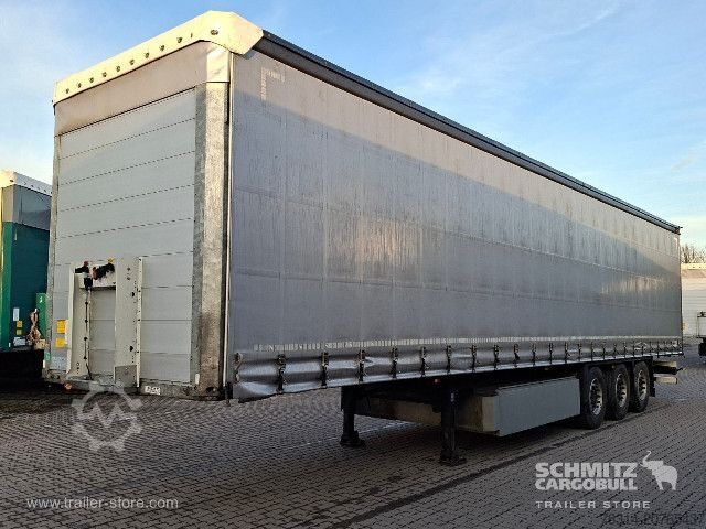 Auflieger mit Pritsche & Plane Schmitz Cargobull Curtainsider Standard Getränke