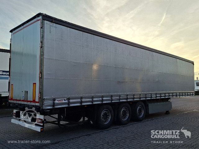 Auflieger mit Pritsche & Plane Schmitz Cargobull Curtainsider Standard Getränke