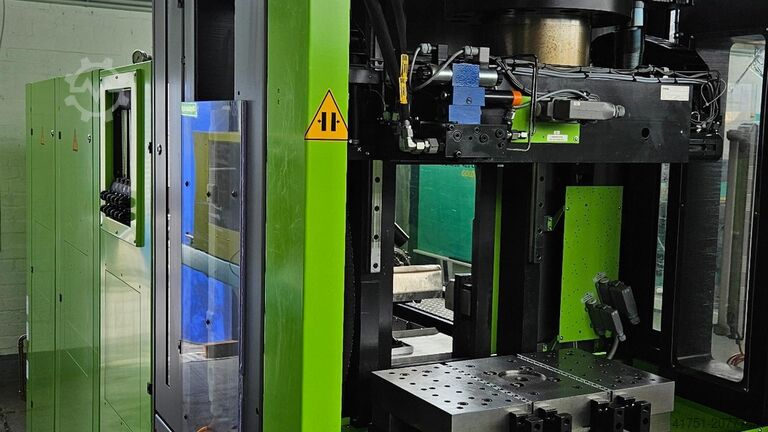 Spritzgießmaschine ENGEL insert 650H-120