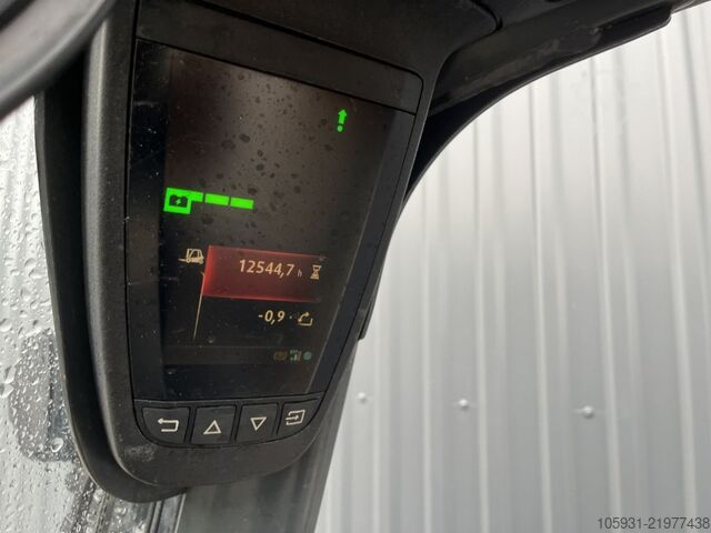 Electric 4-wheel forklift Linde E16P-02