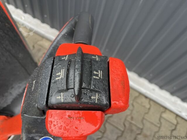 Pedestrian Stacker Linde L14i