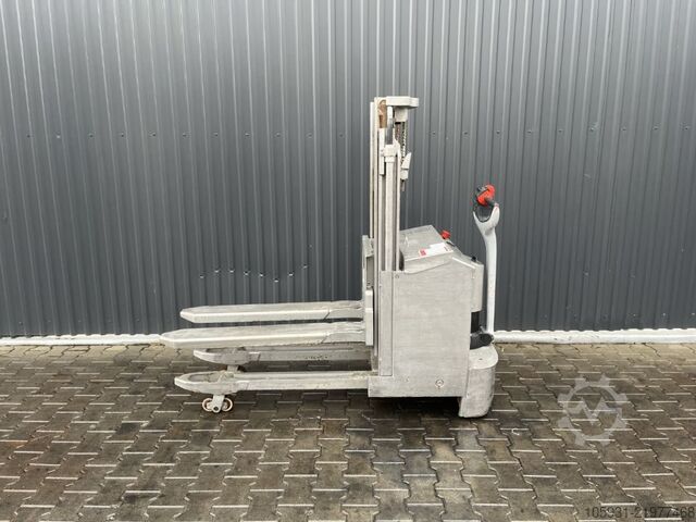 Pedestrian Stacker Linde D08