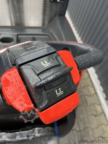 Stand-on stacker Linde L16AP
