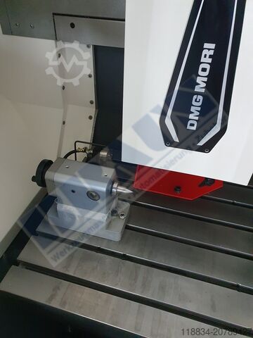 Bearbeitungszentrum Vertkal DMG MORI M1Pro mit 4ter Achse