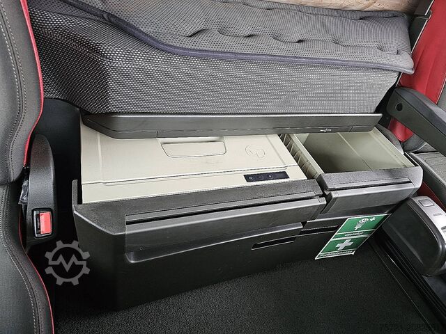 Standard-SZM VOLVO FH 500 6X2 STEERED PTO+HYDR