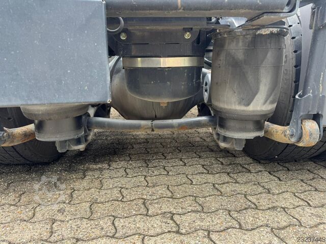 Standard tractor unit MAN TGX 18.460 4x2   Schlafkabine *retarder*