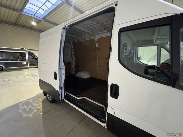 Kastenwagen hoch IVECO Daily 50C18 Kastenwagen *Navi*Ahk**