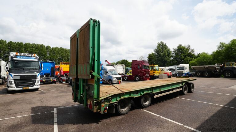 Tieflader Nooteboom 4 axle semi low loader