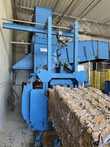 Paper baler Höma PB4000