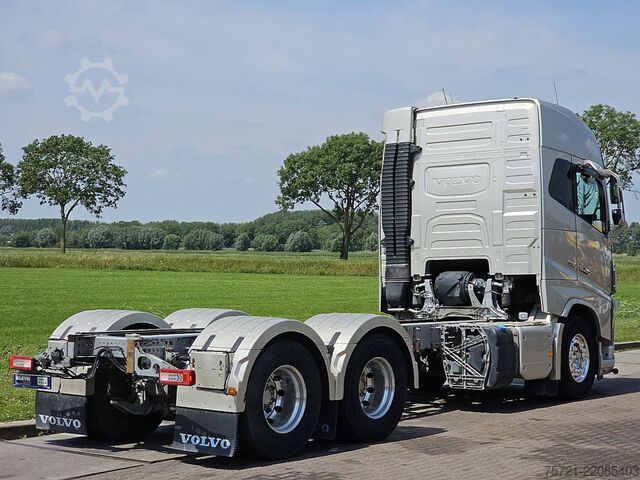 Chassis with cab VOLVO FH 750 6X2 9T FA WB 430