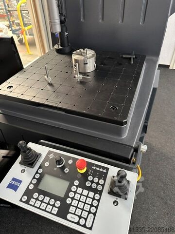 Coordinate measuring machine ZEISS DuraMax 5/5/5