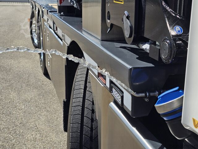 Loading platform Scania R590 - 8x2 WIDE SPREAD / HMF 95 tm - JIB - LIER...
