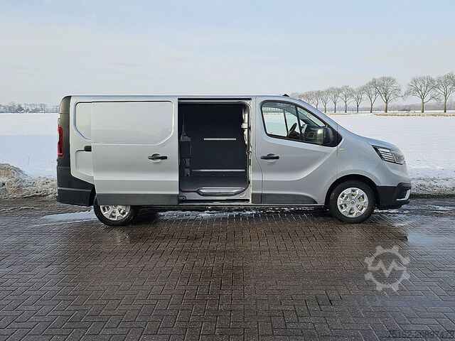 High-roof van RENAULT TRAFIC 2.0 DCI L2H1 Navi Euro6 AC!