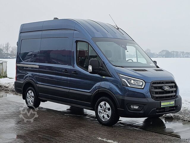 High-roof van FORD TRANSIT 2.0 L2H3 Xenon CarPlay!