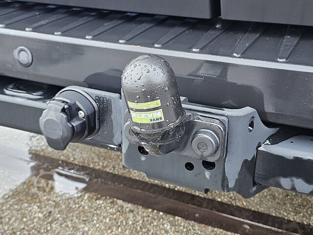 High-roof van FORD TRANSIT 2.0 L2H3 Xenon CarPlay!