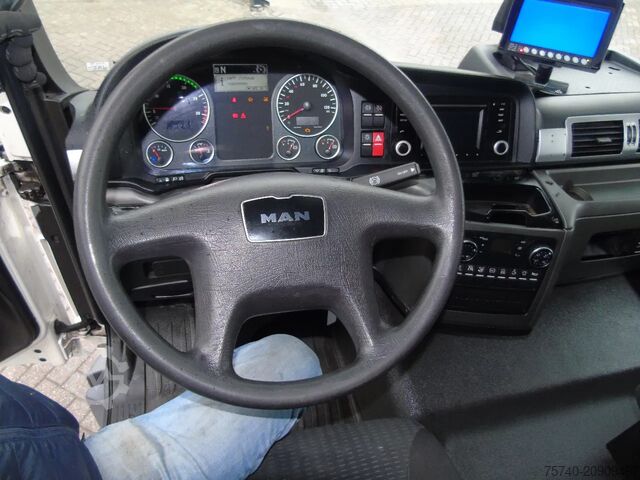 Loading platform MAN TGM 19.290