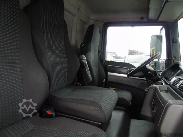 Loading platform MAN TGM 19.290