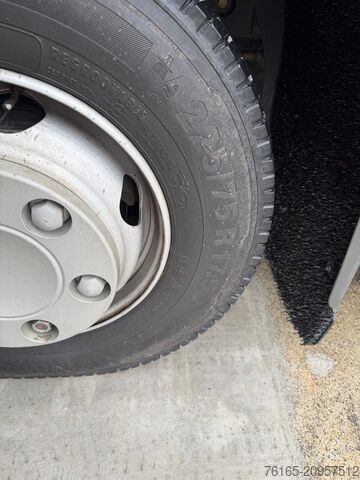 Box truck Renault Midlum 220.10