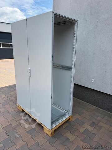 Freistehender Schaltschrank von Rittal Rittal VX25 VX 8286.000