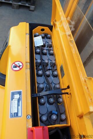 Stacker Jungheinrich EJC 110 290 ZT