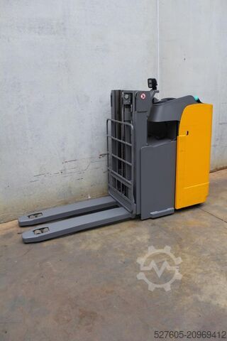 Stacker Jungheinrich ESD 120 201 ZT