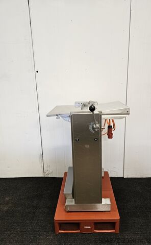 Meat processing machine MAJA ontvliesmachine EVM 437