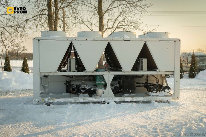 Chiller/Heat pump Used Aircooled chiller CARRIER 30RQ0522 0157 PEE 465 kW/560 kW