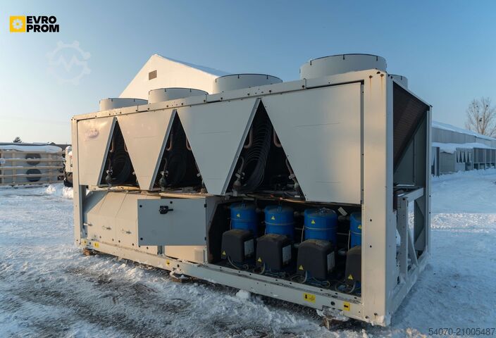 Chiller/Heat pump Used Aircooled chiller CARRIER 30RQ0522 0157 PEE 465 kW/560 kW