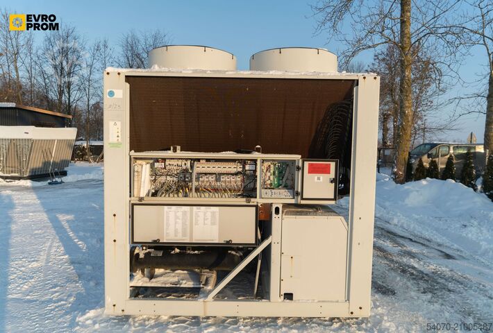 Chiller/Heat pump Used Aircooled chiller CARRIER 30RQ0522 0157 PEE 465 kW/560 kW