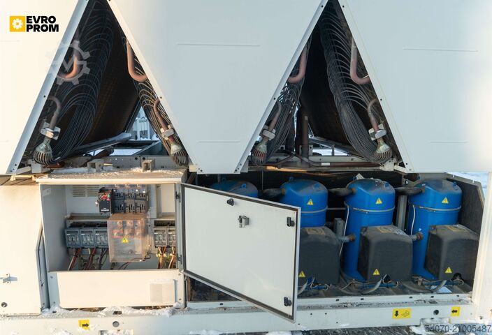 Chiller/Heat pump Used Aircooled chiller CARRIER 30RQ0522 0157 PEE 465 kW/560 kW