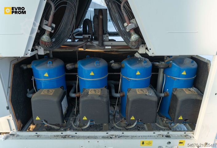 Chiller/Heat pump Used Aircooled chiller CARRIER 30RQ0522 0157 PEE 465 kW/560 kW