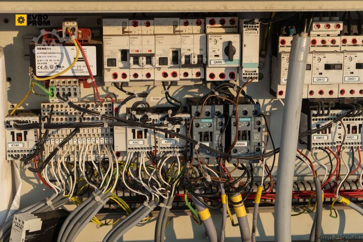 Chiller/Heat pump Used Aircooled chiller CARRIER 30RQ0522 0157 PEE 465 kW/560 kW