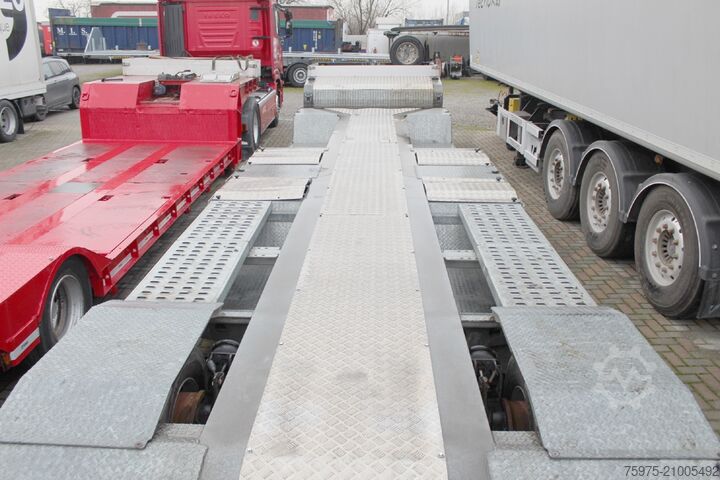 Lowbed semitrailer for transportation of construction machinery pavelli carrellone trasporto veicoli buche usato