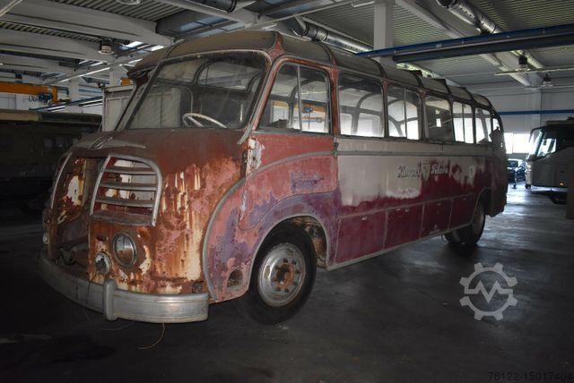 Reisebus SETRA S 8 inkl. Anhänger / Henschel Motor