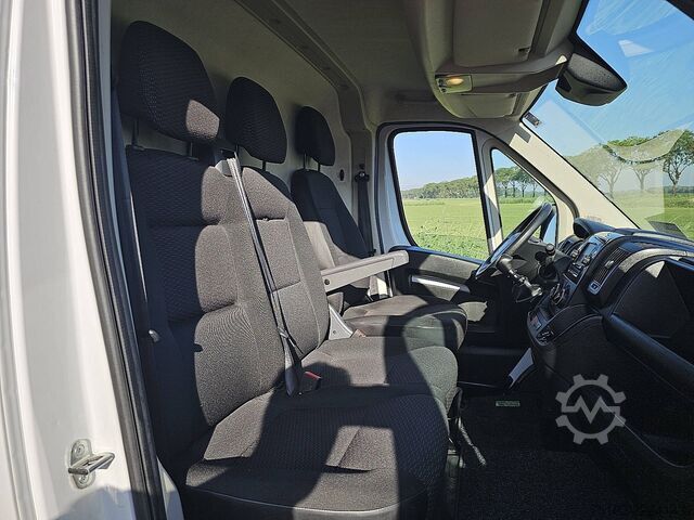 High-roof van CITROEN JUMPER 2.2 L2H2 Navi AC Euro6!