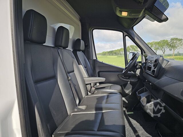Koffer MERCEDES-BENZ SPRINTER 315 Bakwagen Laadklep!