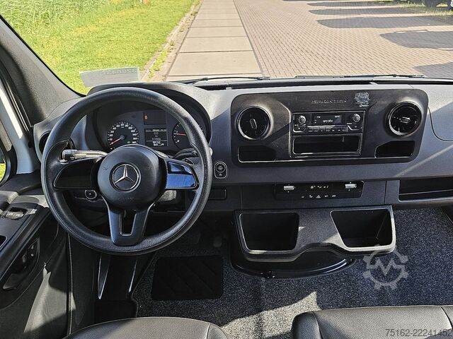 Koffer MERCEDES-BENZ SPRINTER 315 Bakwagen Laadklep!