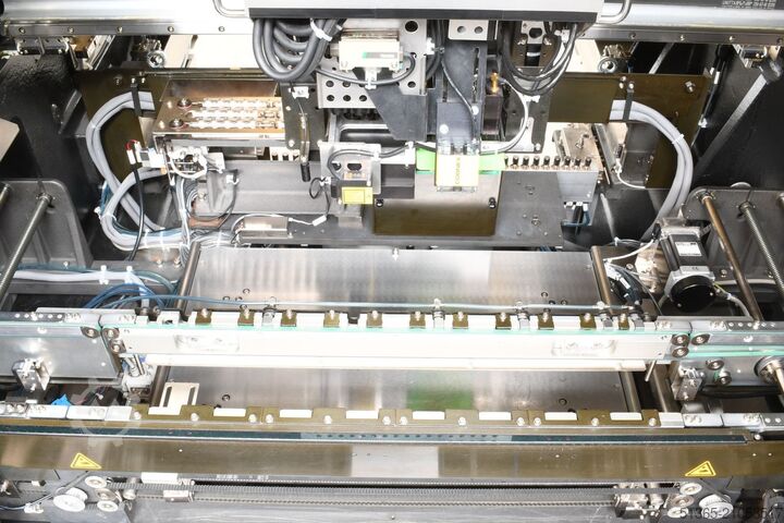 Pick and place machine Juki KE-2060