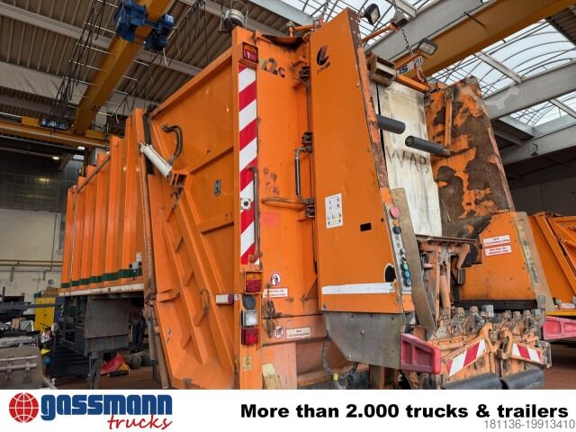 Agricultural machine Medium X2c21 mit Zöller Schüttung