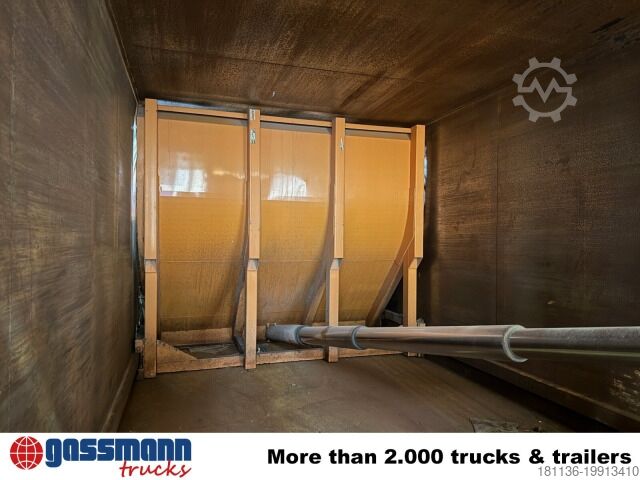 Agricultural machine Medium X2c21 mit Zöller Schüttung