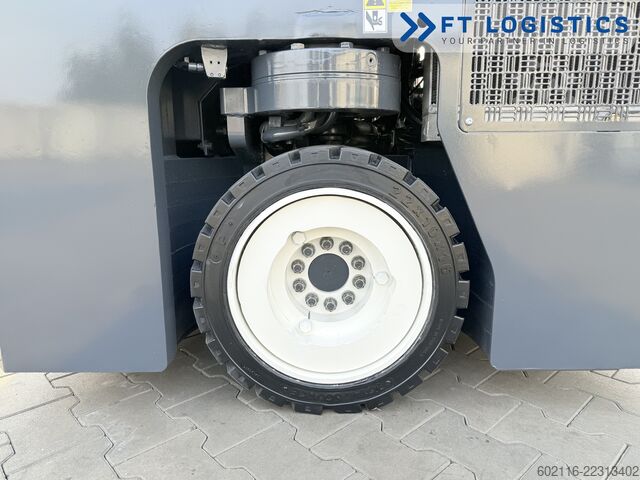 4-way forklift Combilift CB3000 DIESEL FULL CABIN TRIPLEX 6550