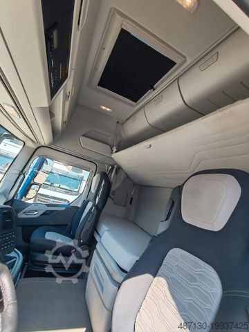 Standard tractor unit FORD F-MAX 500