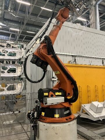 Industrial robot KUKA KR 240 L180-2 2000 Seriennr. 913766