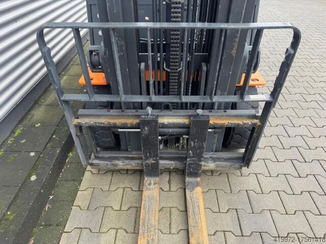 Electric 4-wheel forklift Doosan B20 NSC