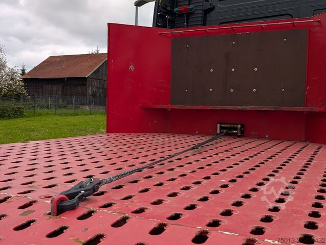 Tieflader-Sattelauflieger FLIEGL Hubtisch, Gitterrostboden, E-Hydr., Seilwinde