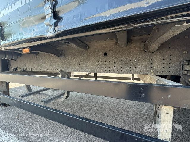 Open semitrailer with tarp Schmitz Cargobull Semitrailer Curtainsider Standard