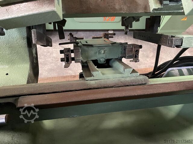 OMA \ 60 \ A Automatische Holzdrehmaschine mit Lademagazin, maximale Werkstücklänge 600 mm. OMA OMA \ 60 \ A