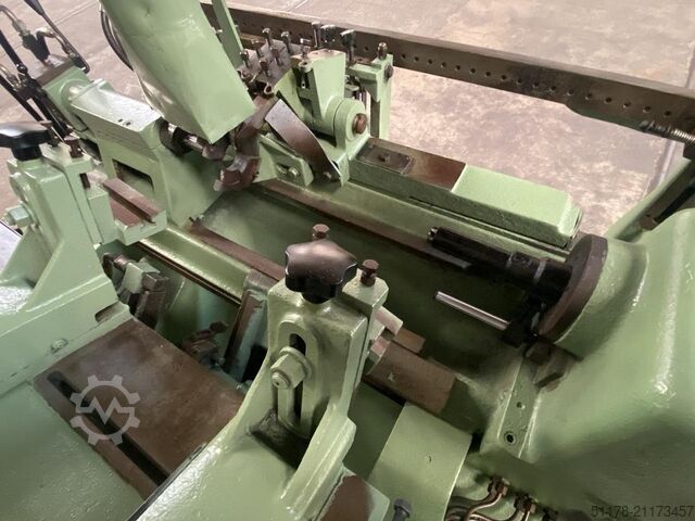 OMA \ 60 \ A Automatische Holzdrehmaschine mit Lademagazin, maximale Werkstücklänge 600 mm. OMA OMA \ 60 \ A